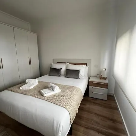 Gris Con Parking Gratis Lejlighed *