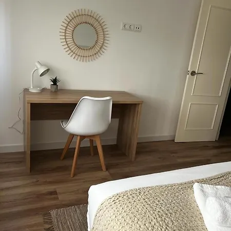 Gris Con Parking Gratis *