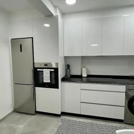 Apartamento Gris Con Parking Gratis